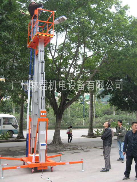 雙柱式高空作業(yè)平臺(tái)，路燈更換